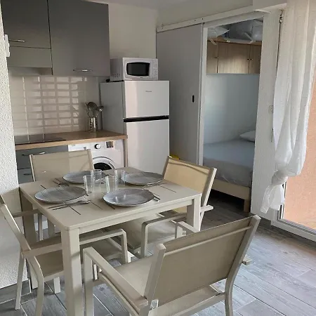Апартаменты T2, Terrasse, Parking Prive Proche Port Et Plages Агд